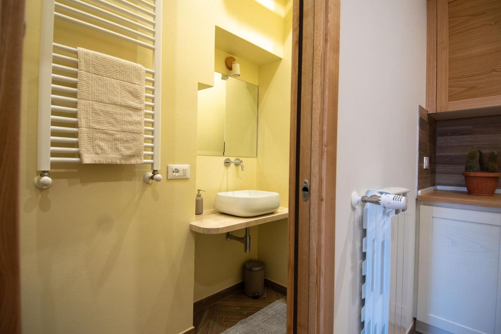 Finestra Sul Borgo Apartment Тревиняно Романо Екстериор снимка